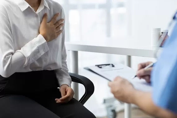 Боли в груди и грудной клетке: множество причин одного симптома