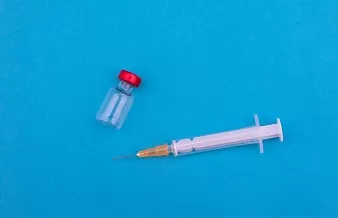 Вакцинация от коронавируса: что надо знать о нежелательных эффектах